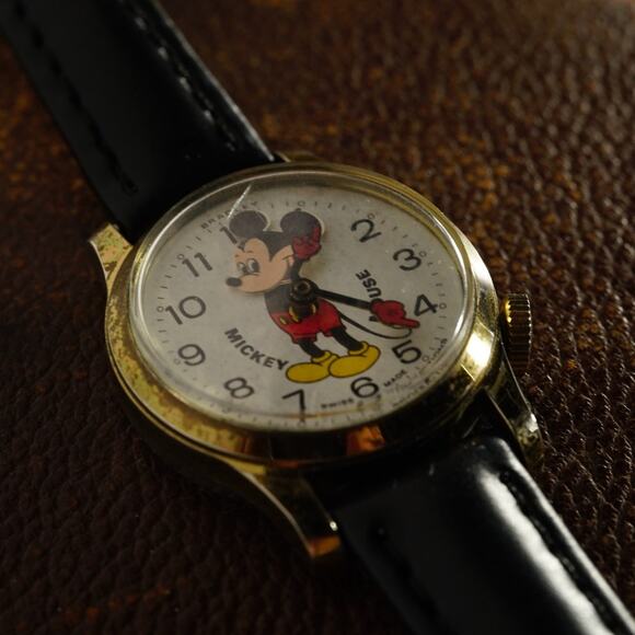 Vintage Bradley Mickey Mouse Nodding Head Animated Motion Disney Watch - Picture 1 of 10